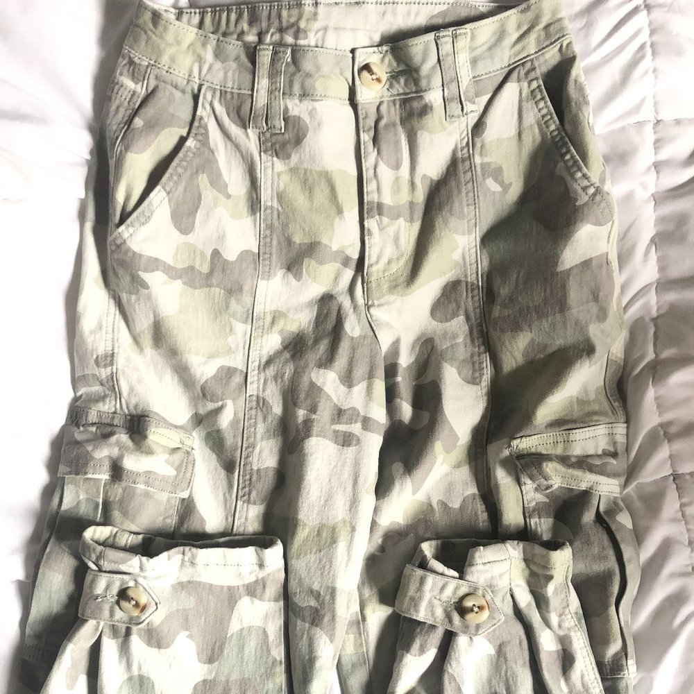 Camo joggers with pockets